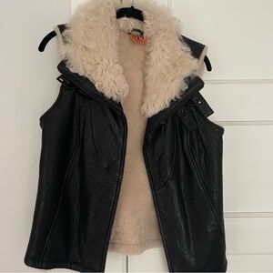 Tory Burch Black leather vest with fur